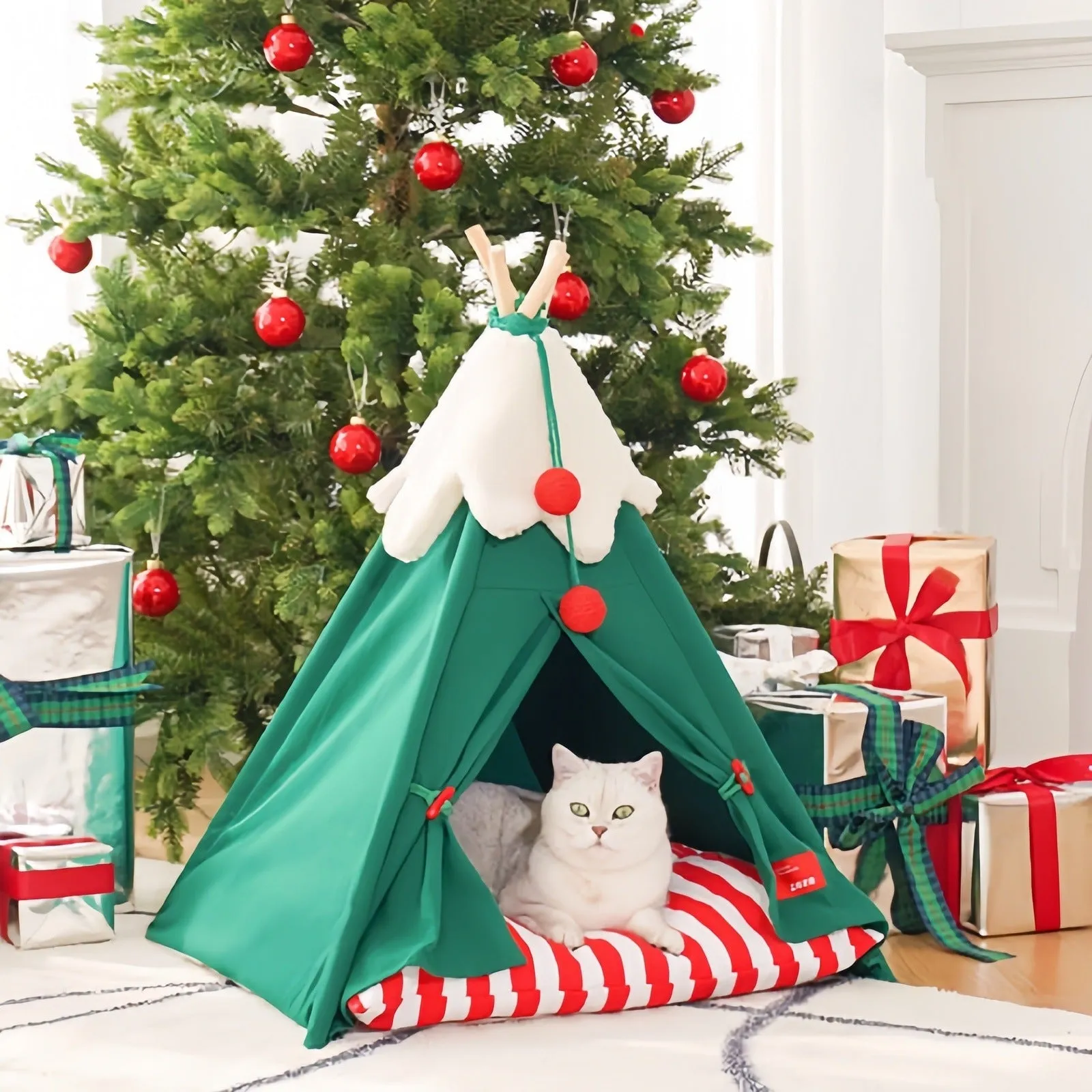 Christmas- themed TeePee Pet Tent Dog Bed Cat Bed